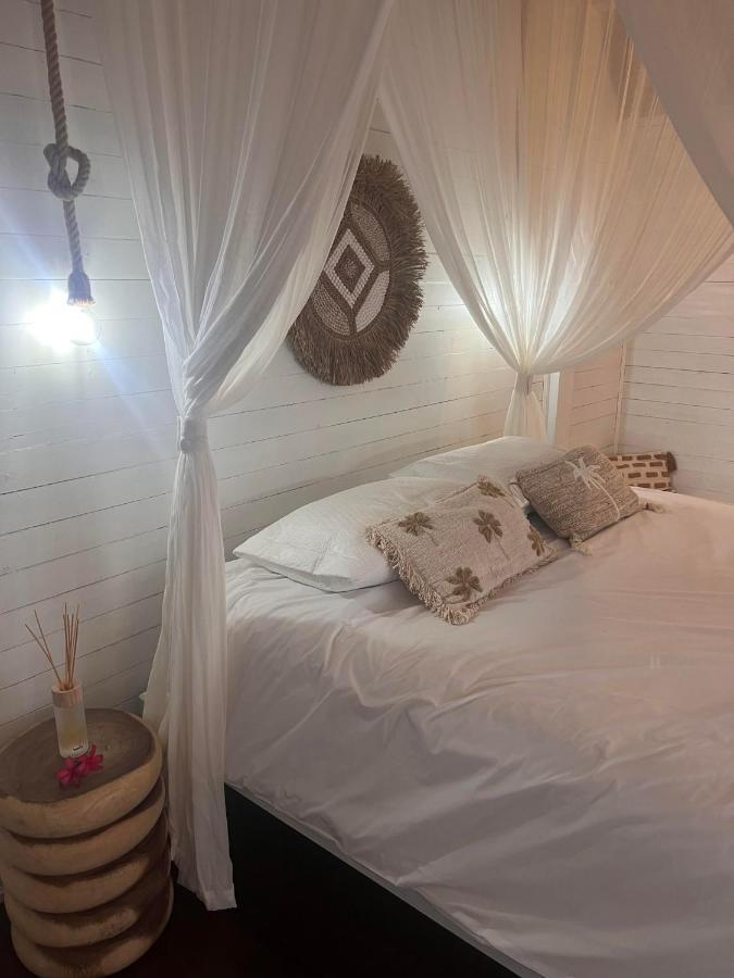 Mista Ceningan'S Beach Bungalows Previously The Kubu 221 レンボンガン島 エクステリア 写真