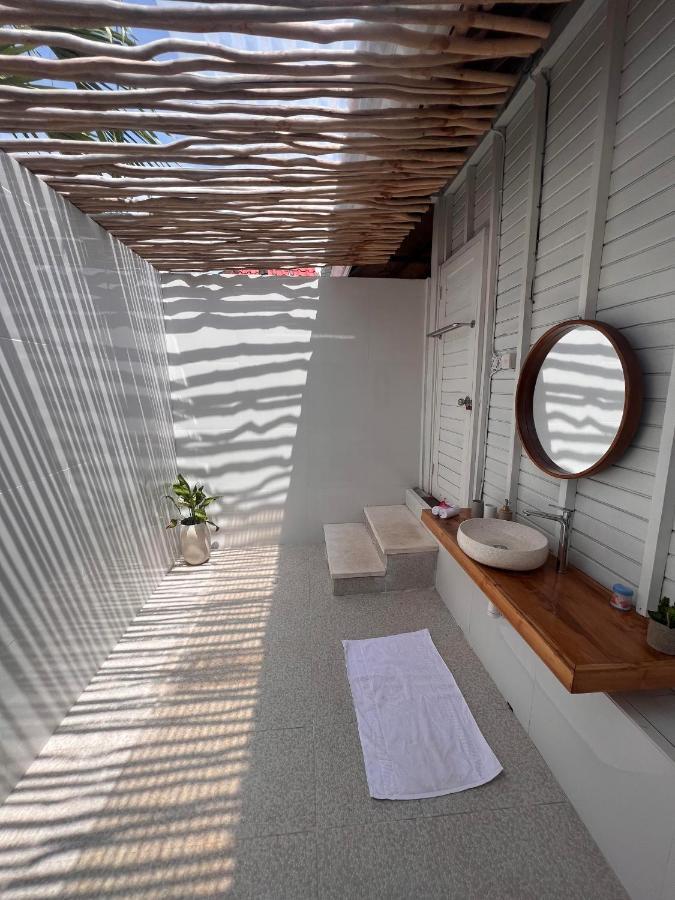 Mista Ceningan'S Beach Bungalows Previously The Kubu 221 レンボンガン島 エクステリア 写真